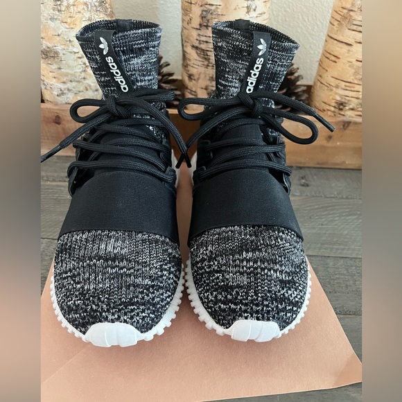 Rare🔥 ADIDAS TUBULAR DOOM PK SHOES BLACK - Picture 4 of 11